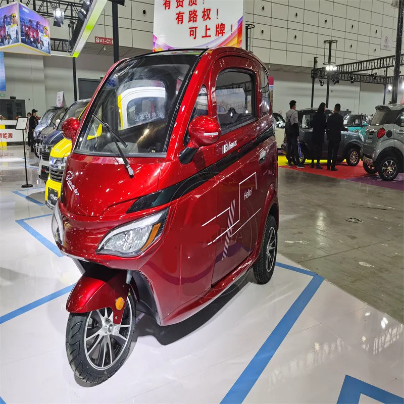 Çin Fabrikası Tamamen Kapalı Küçük Elektrikli 3 Tekerlekli Araba Hızlı 40km / S Yetişkin Elektrikli Şehir Arabası Görüntü 2