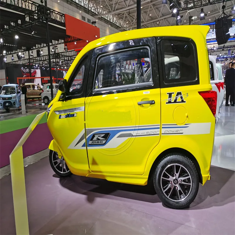 Çin Fabrikası Tamamen Kapalı Küçük Elektrikli 3 Tekerlekli Araba Hızlı 40km / S Yetişkin Elektrikli Şehir Arabası Görüntü 3