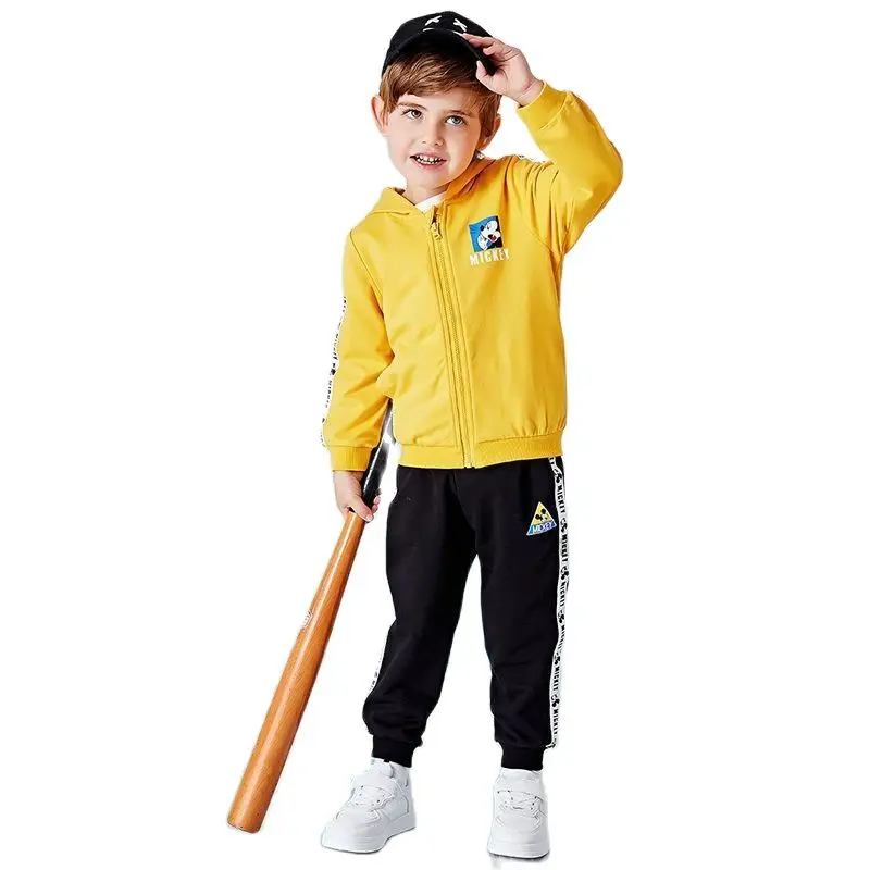 Çocuk Giyim Erkek Spor seti 2023 Bahar Yeni Küçük ve Orta boy çocuk Rahat Üç Parçalı Set çocuk Giyim Görüntü 0