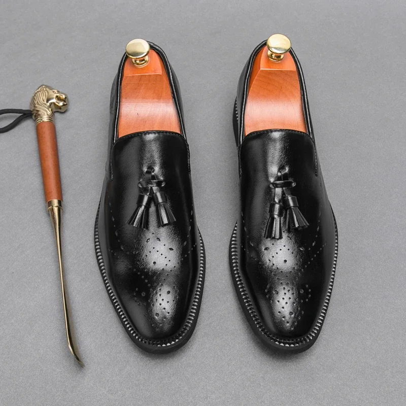 2023 Klasik Erkek Ofis erkek resmi ayakkabı Moda Basit Püskül Tarzı deri ayakkabı Slip-On rahat elbise ayakkabı Erkek Loafer'lar Siyah Görüntü 1