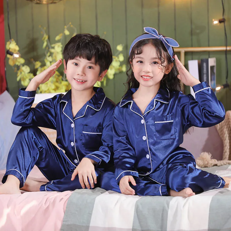 Toddler Bebek Kız Erkek İpek Pijama Uzun Kollu Katı Düğme Aşağı Saten Pijama Setleri Çocuk Pijama Gecelikler Çocuk Pijama Görüntü 1
