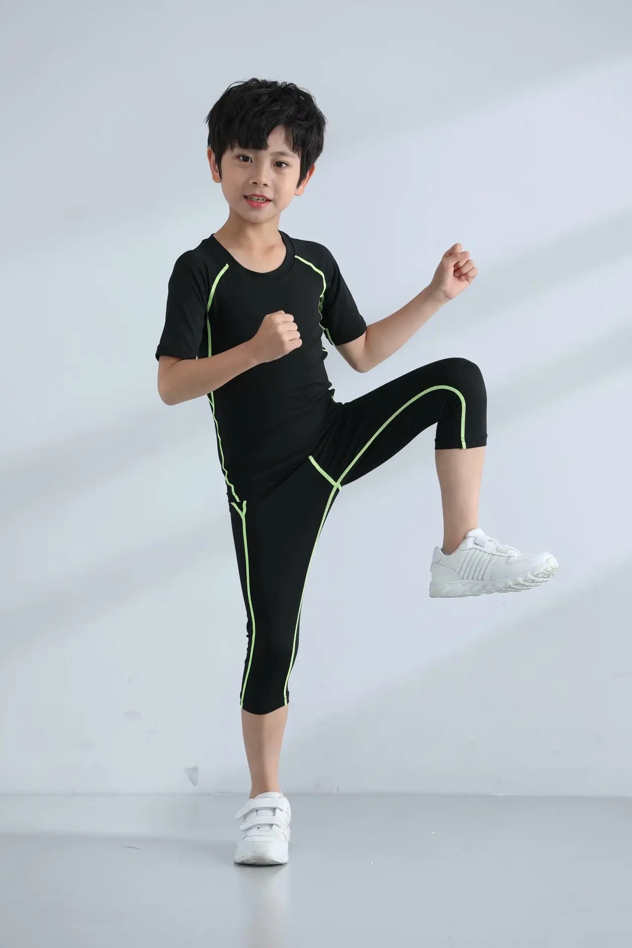 2 adet / takım Çocuk boys Eşofman Gym Fitness Sıkıştırma Spor Takım Elbise Koşu Koşu Spor Giyim Egzersiz Egzersiz Tayt Görüntü 2