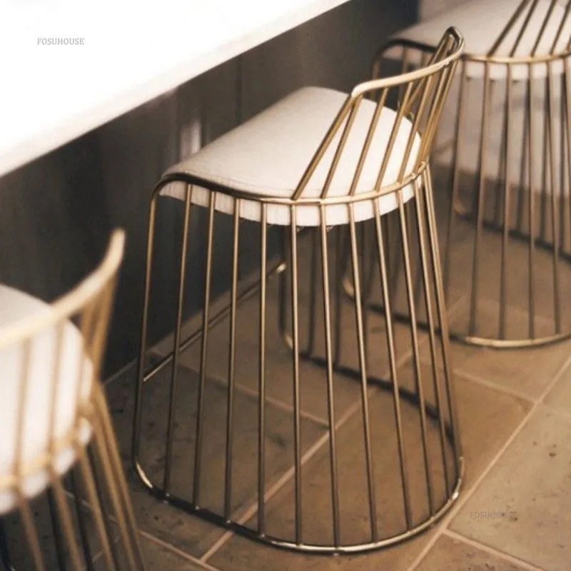 İskandinav Ferforje bar taburesi Modern bar sandalyesi ev mobilyası Yüksek Ayak Tabureleri Minimalist Lüks Arkalığı Sandalyeler Görüntü 2