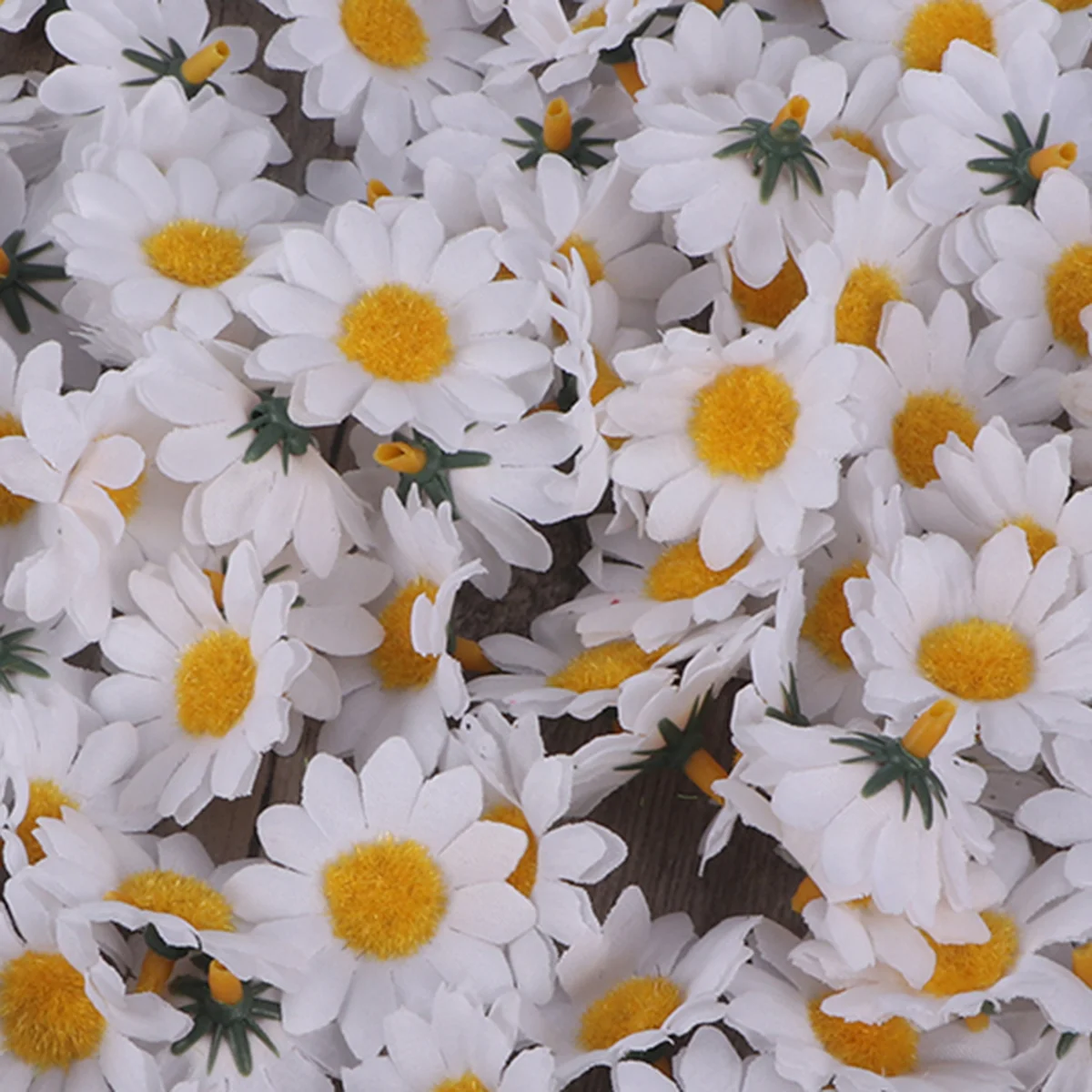 100 adet Yapay Papatya Kumaş Papatya Çiçek Yapay Papatya Krizantem Papatya Çiçekler Düğün Ev Dekorasyon için (Beyaz ) Görüntü 3