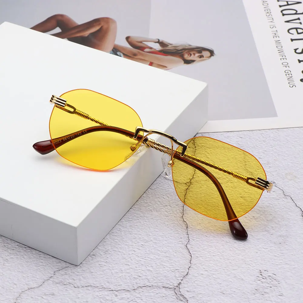 2022 Sıcak Çerçevesiz Altın Metal Güneş Gözlüğü Kadın Çerçevesiz Degrade Lens güneş gözlüğü Moda Yaz Bayanlar Shades UV400 Gözlük Görüntü 3