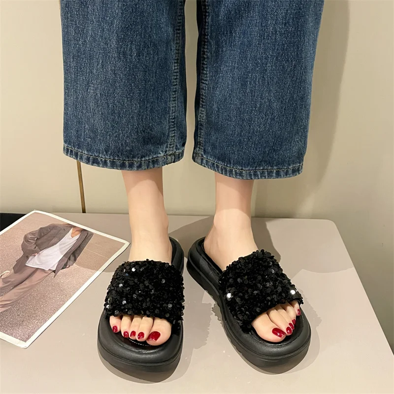 Moda Siyah Terlik Kadın Kalın Platformu Kapalı Pullu Terlik Kadın Yumuşak PVC kaymaz Ev Kat Slaytlar Bayanlar Yaz ayakkabı Görüntü 3