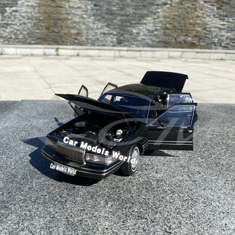 Pres döküm model araç Town Car Towncar 1:18 (Siyah Beyaz Daire Tekerlek) + KÜÇÜK HEDİYE!!!!!!! Görüntü 3
