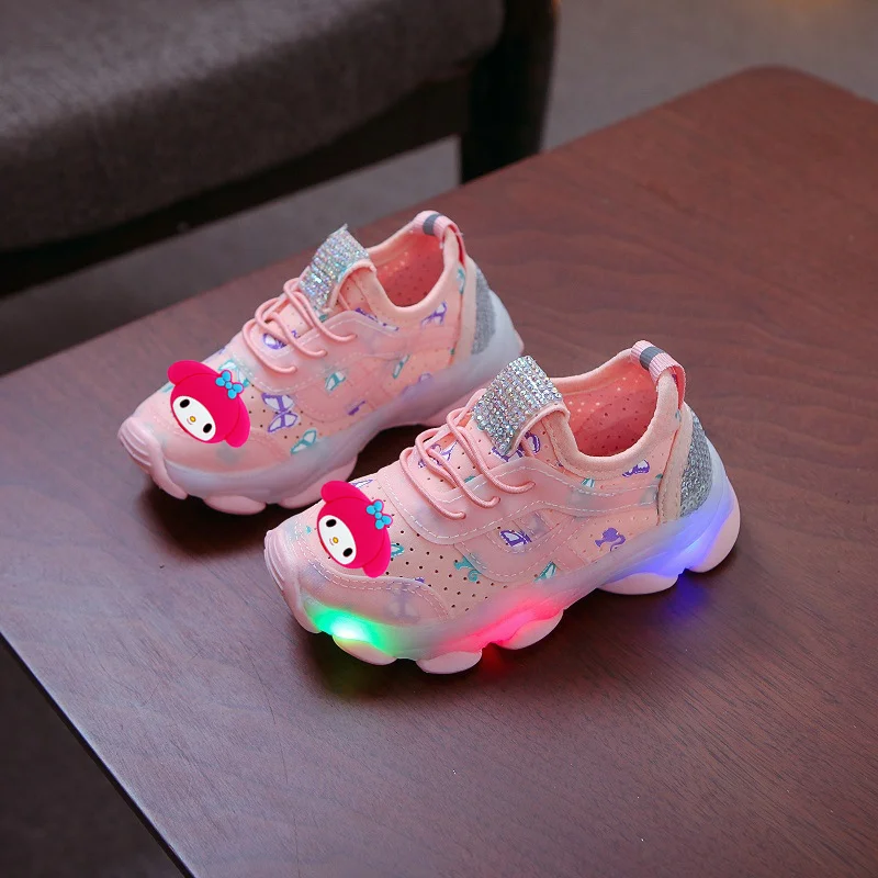 Sanrio Hello Kitty güz 2021 yeni çocuk spor ayakkabı LED ışıkları spor ayakkabı ışıkları çocuk ayakkabıları erkek ve kız rahat s Görüntü 3