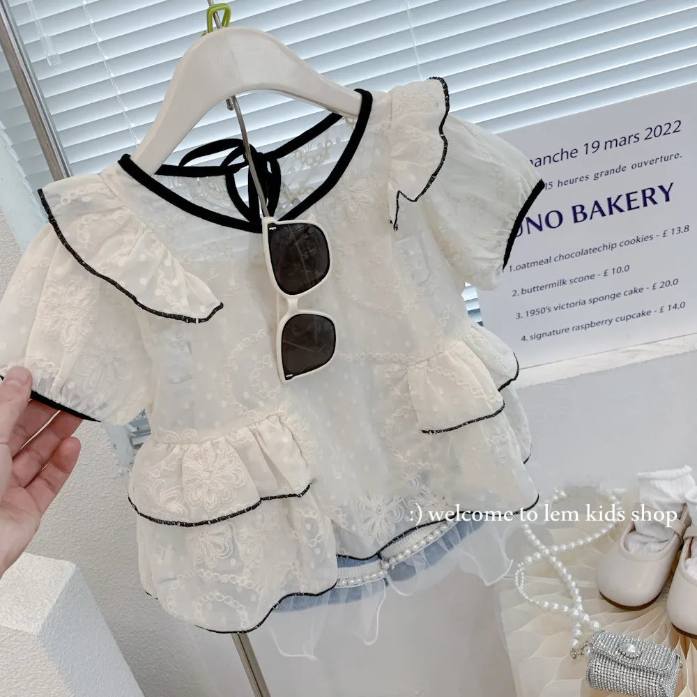 Kız elbise 2023 Yaz Yeni Kız takım elbise Dantel Kısa Kollu Üst sling yelek ve Dantel Boncuk Kot şort Üç Parçalı Set moda Görüntü 4
